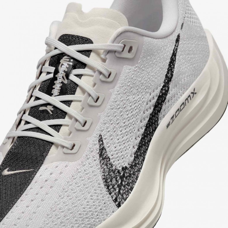 Nike Pegasus Plus Nike Pegasus Plus