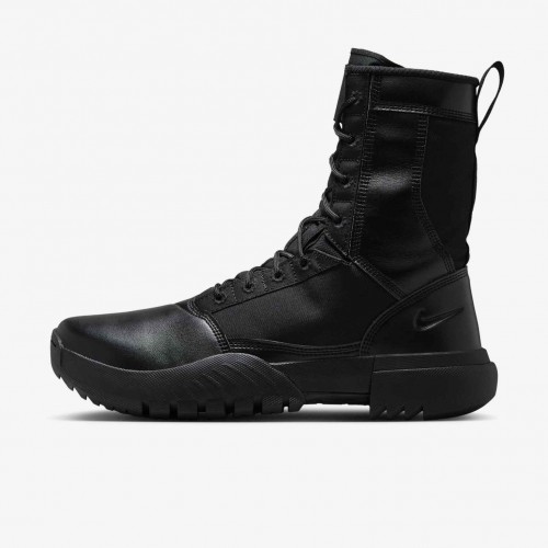 Nike SFB Air Field Ukiah 8"