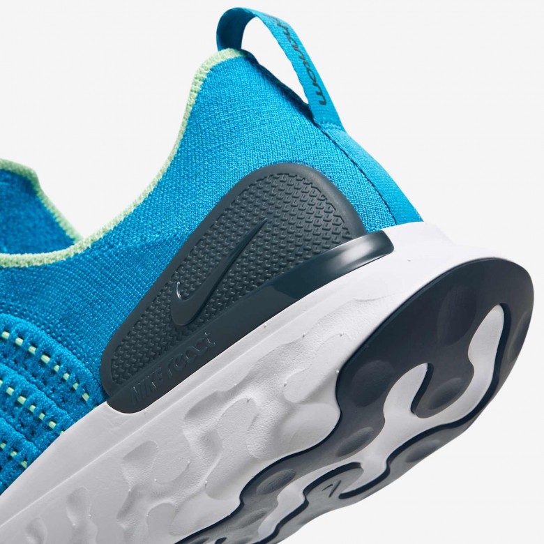 Nike Phantom Run 2 Nike Phantom Run 2