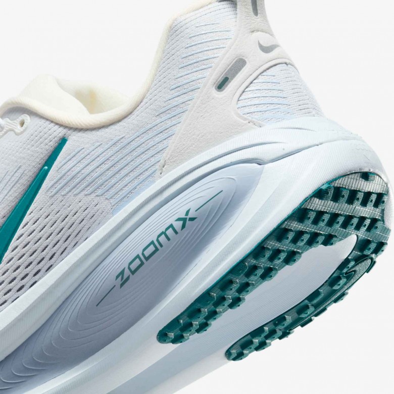 Nike Vomero 18 Nike Vomero 18